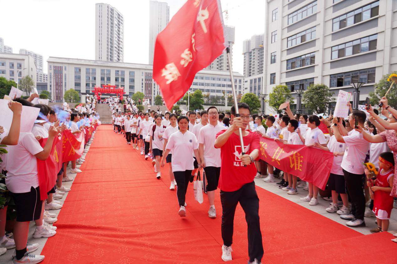 送考激壮志，众盼胜利归——汉江实验学校2022届九年级中考送考仪式