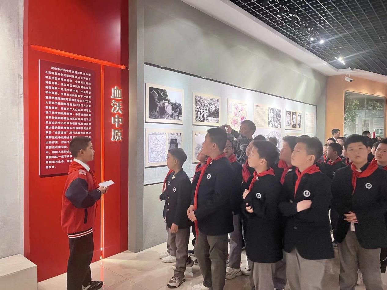 时代的召唤·红色实娃娃 | 汉江实验学校小学部开展第二届“成长礼”活动