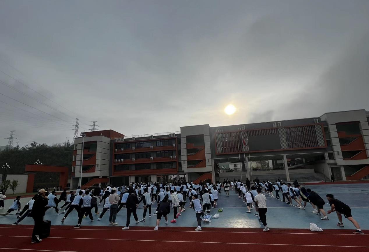 百舸争流  浪遏飞舟  | 汉江实验学校九年级学子体育中考顺利结束