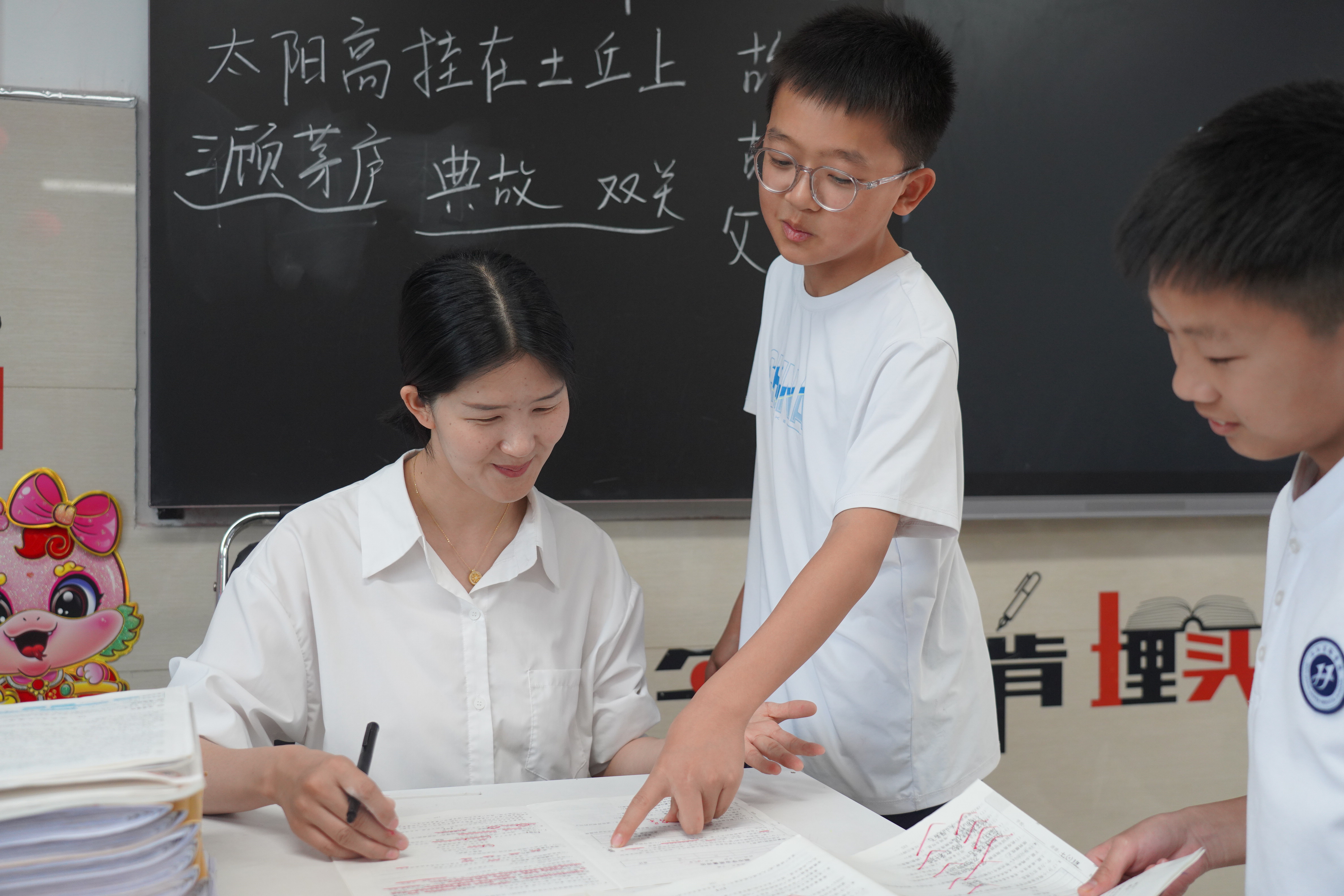 【教师专访】以梦为笔 书写教育华章 | 月度教学规范明星教师 翁新桃