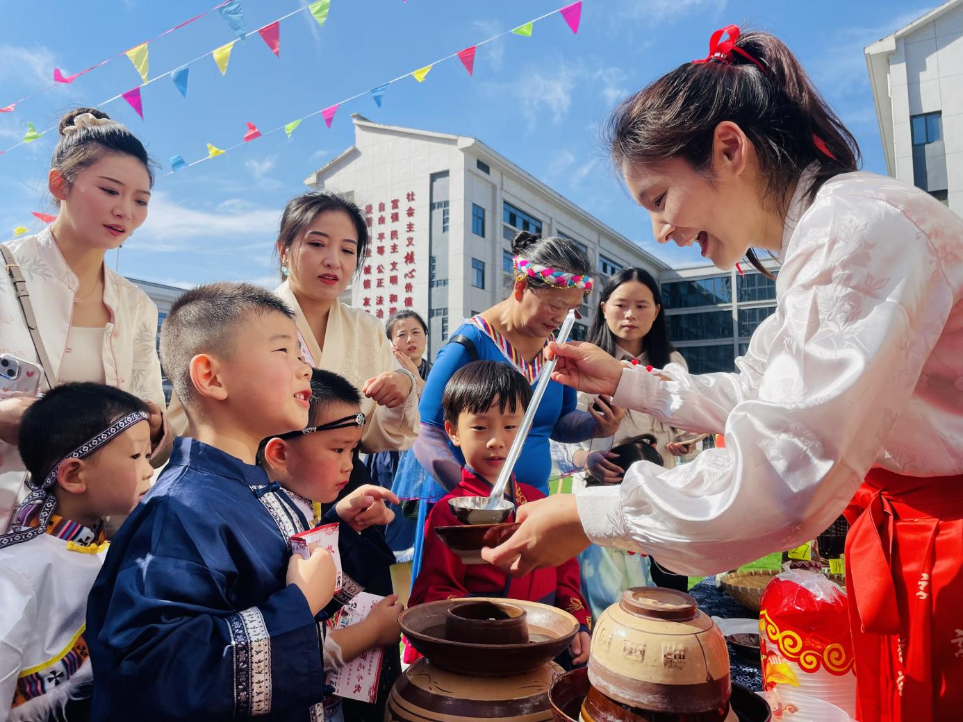 汉江幼儿园举办国庆中秋双节主题亲子活动