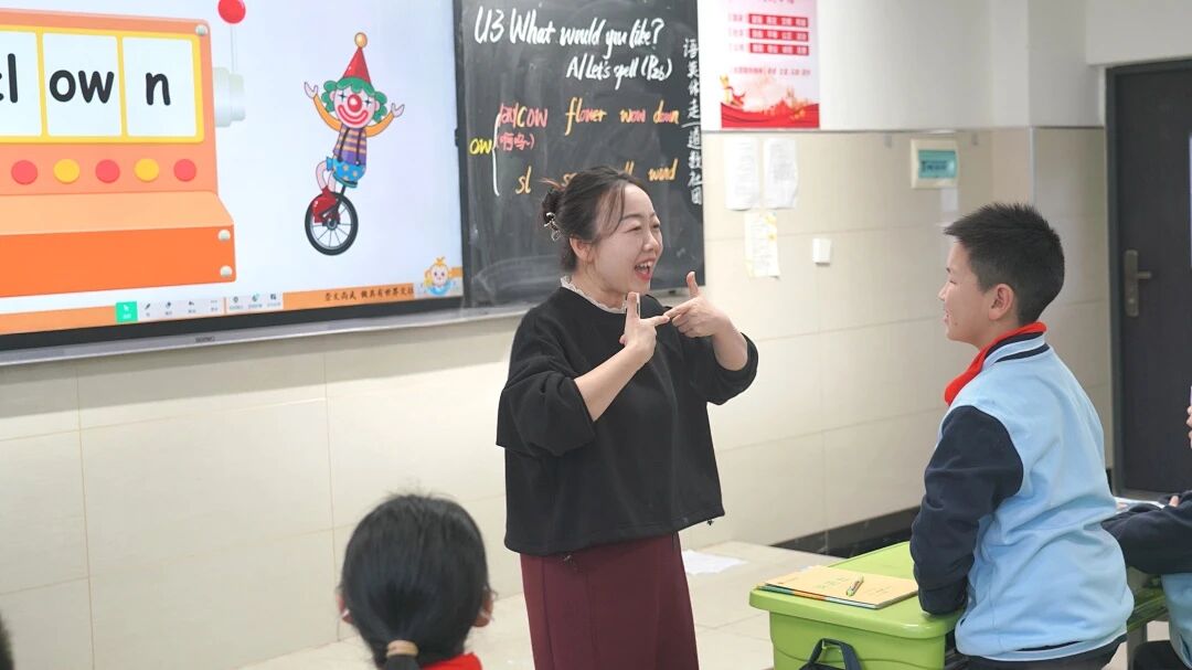 讲汉实故事 | 点点“莹”火之光