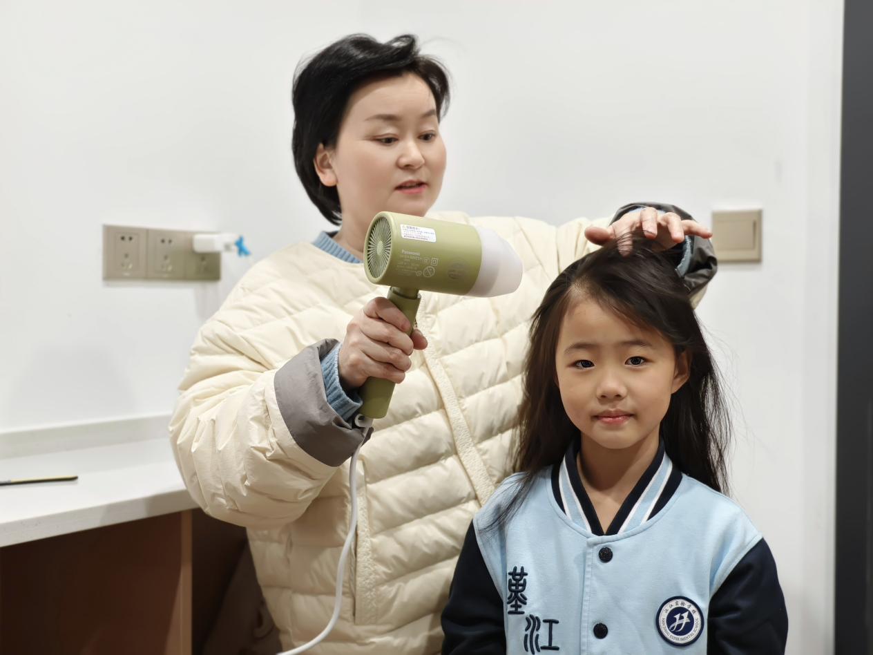 于细微处见关爱 在点滴中育成长 | 记录汉实生活老师的默默守护