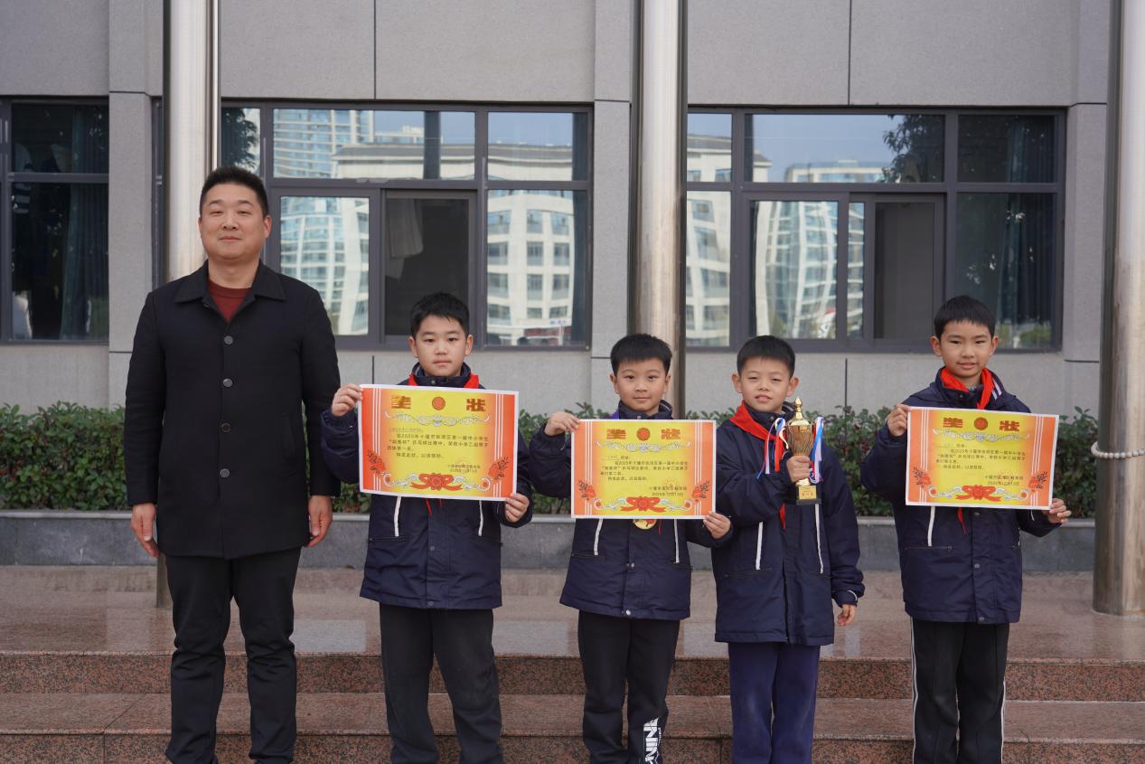 翔鹰展翅 乒乓奏凯 | 我校健儿勇夺张湾区首届乒乓球赛事荣誉