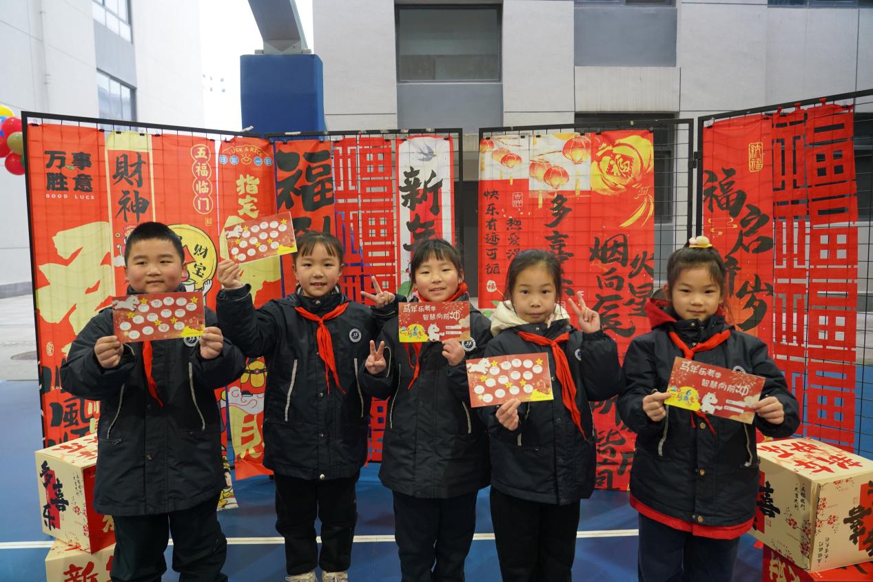 寓教于乐趣闯关 无纸测评育童心