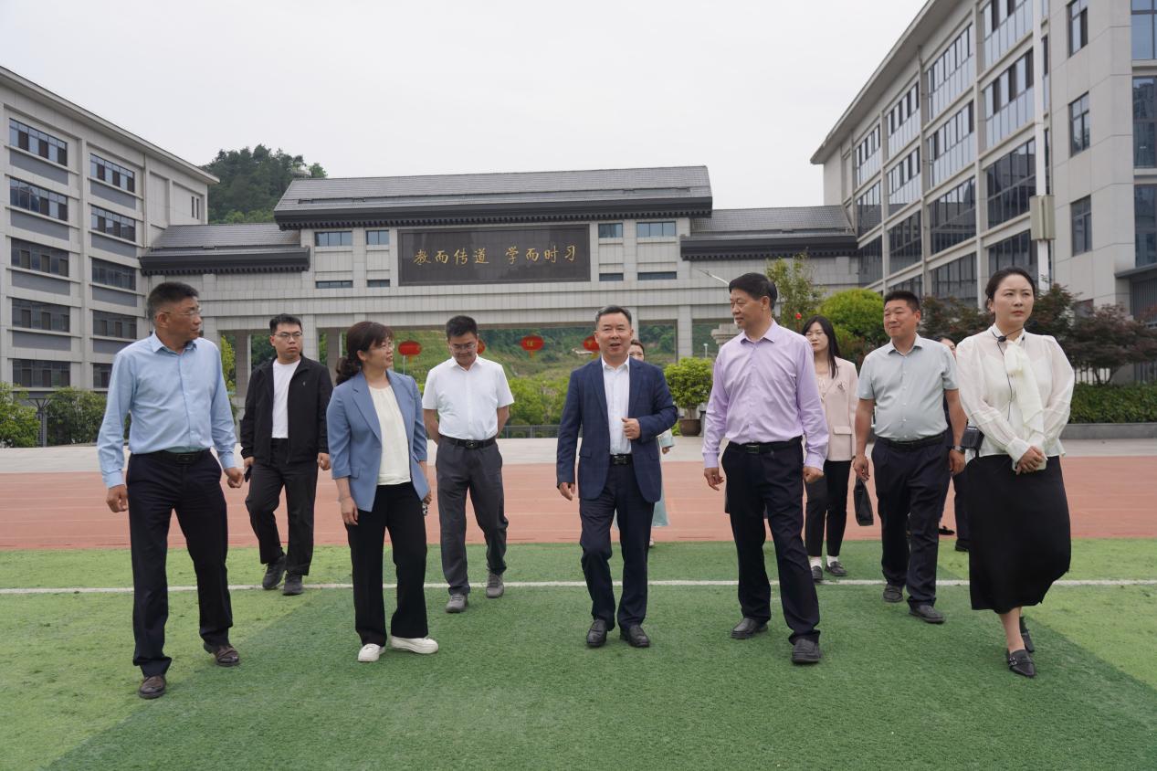 聚焦“党建+教育”融合 夏涛同志深入我校调研指导