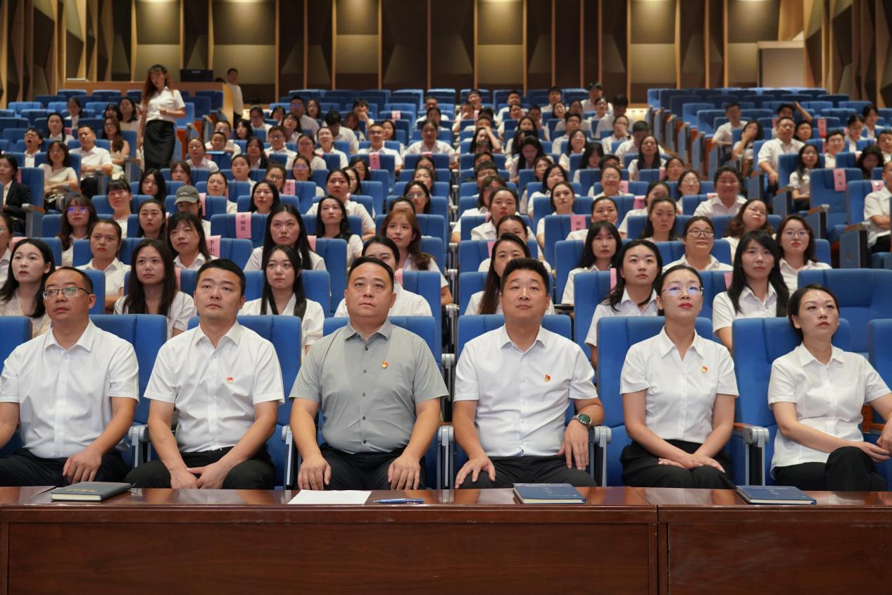 大力弘扬教育家精神 共筑尊师重教风尚  | 汉江实验学校第42个教师节表彰庆祝大会举行