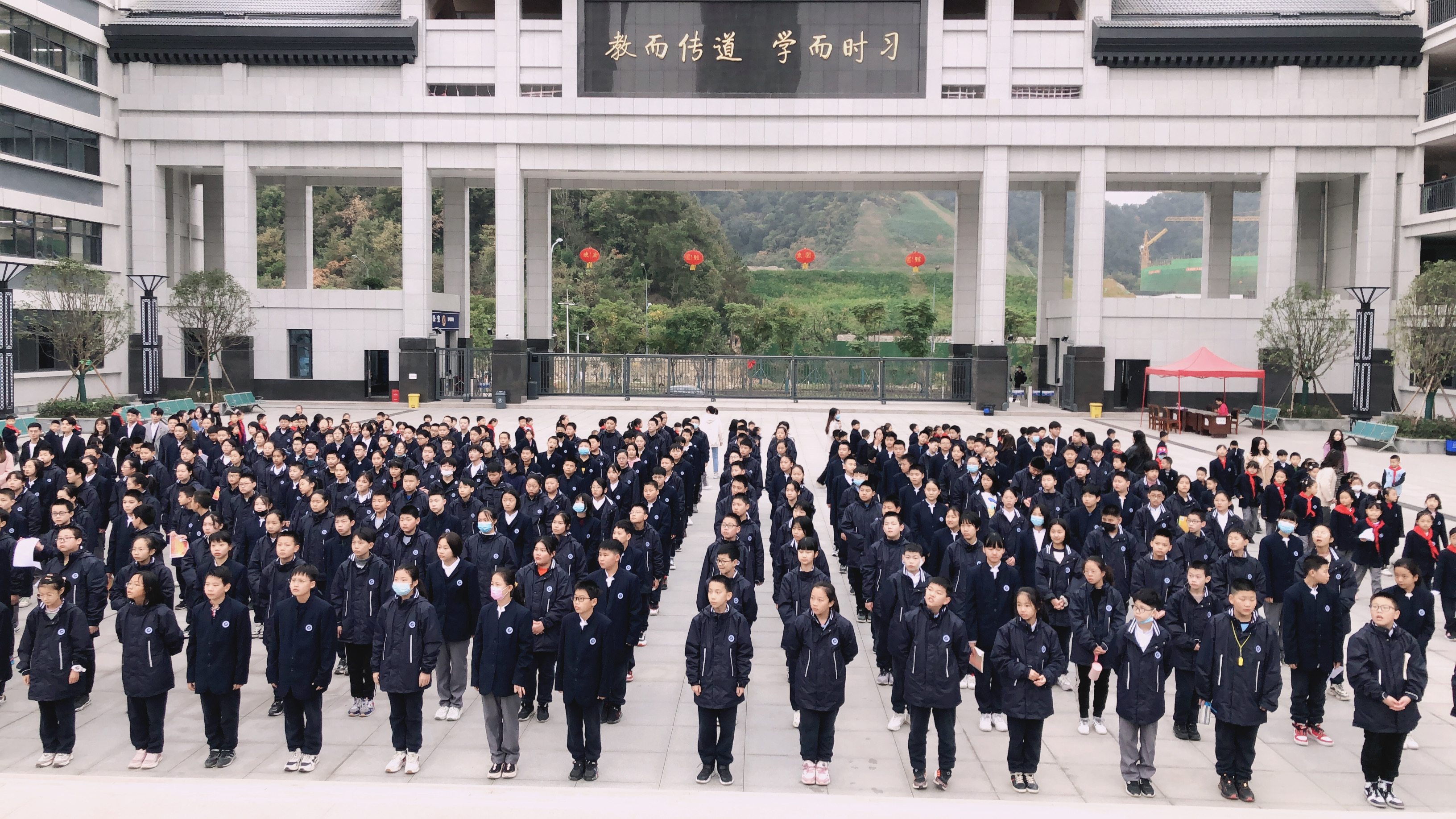 汉江实验学校初中部七年级举行十月月考总结暨表彰大会